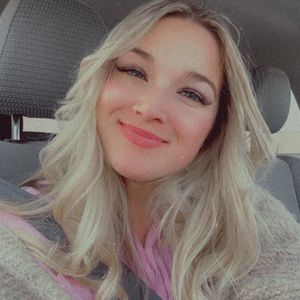 Meet your Posher, Chloe